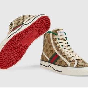 Gucci Tennis Shoes. Box, extra laces and dust bag included. Only worn once.